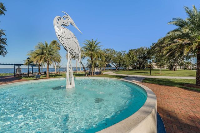 500 E GOTTSCHE AVENUE, Eustis, FL 32726