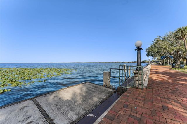 500 E GOTTSCHE AVENUE, Eustis, FL 32726