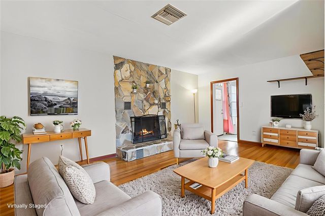 500 E GOTTSCHE AVENUE, Eustis, FL 32726