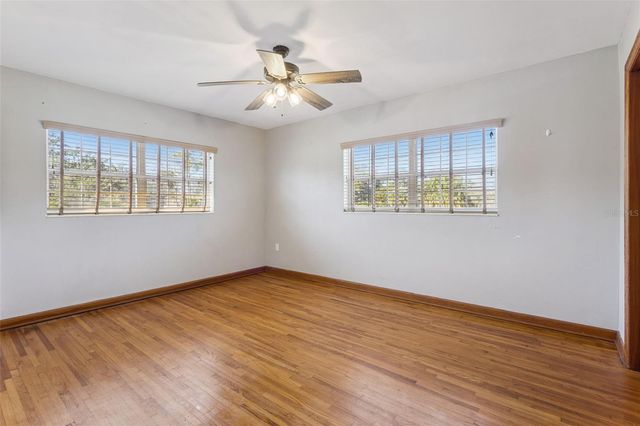 500 E GOTTSCHE AVENUE, Eustis, FL 32726