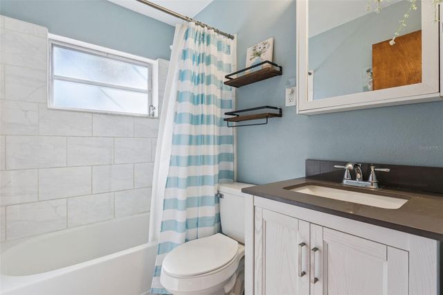 500 E GOTTSCHE AVENUE, Eustis, FL 32726