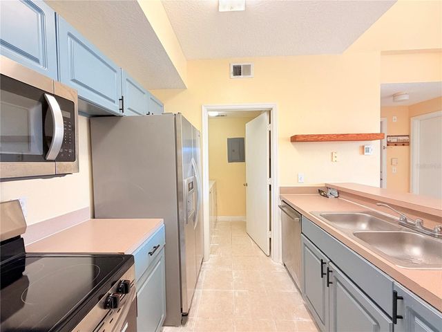 5500 METROWEST BOULEVARD 14-308, Orlando, FL 32811