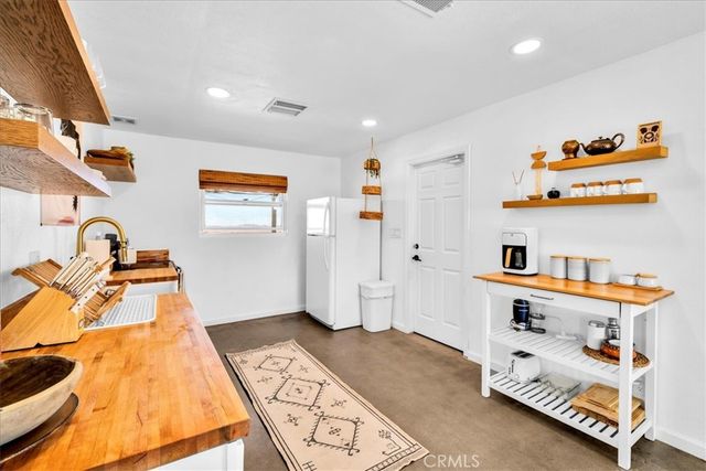 59700 Napa Road, Landers, CA 92285