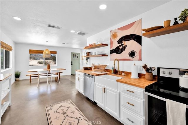 59700 Napa Road, Landers, CA 92285