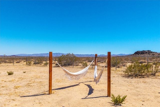 59700 Napa Road, Landers, CA 92285