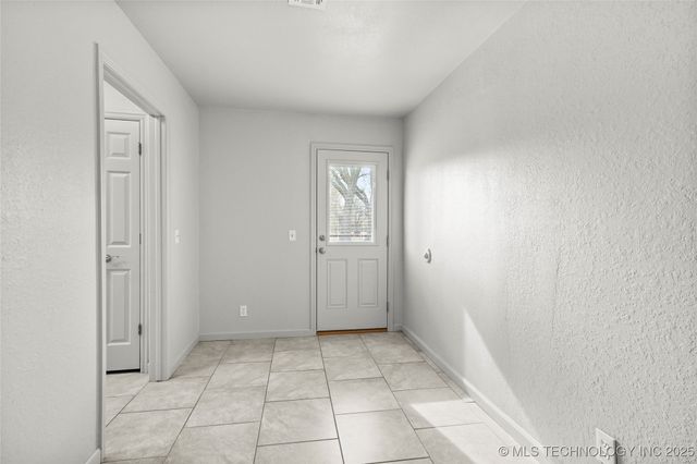 9839 N Lewis Avenue, Sperry, OK 74073