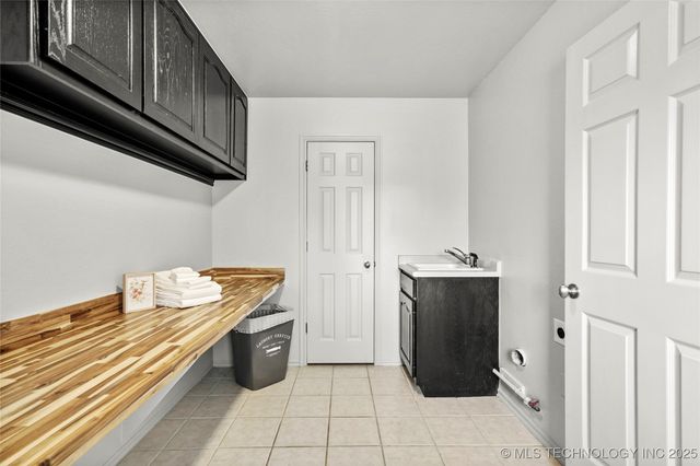 9839 N Lewis Avenue, Sperry, OK 74073