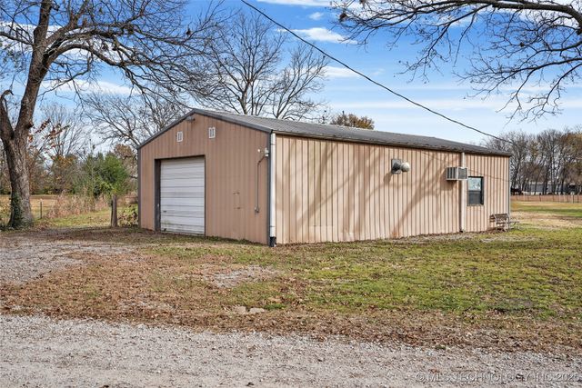 9839 N Lewis Avenue, Sperry, OK 74073