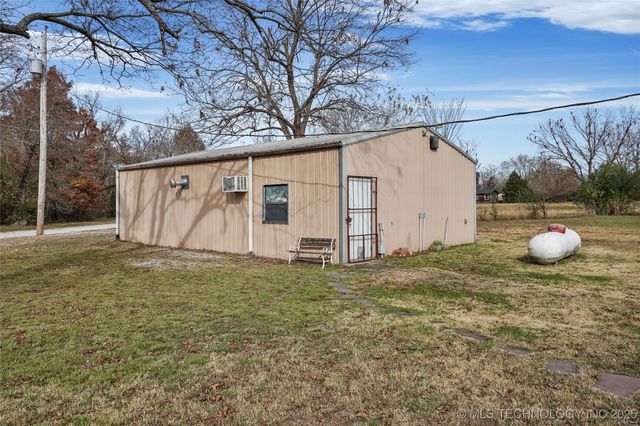 9839 N Lewis Avenue, Sperry, OK 74073