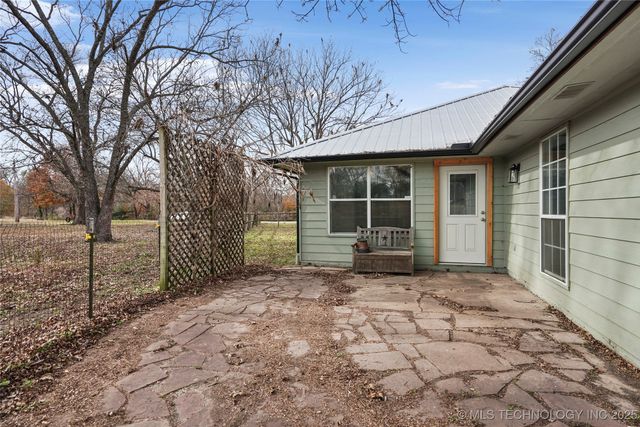 9839 N Lewis Avenue, Sperry, OK 74073