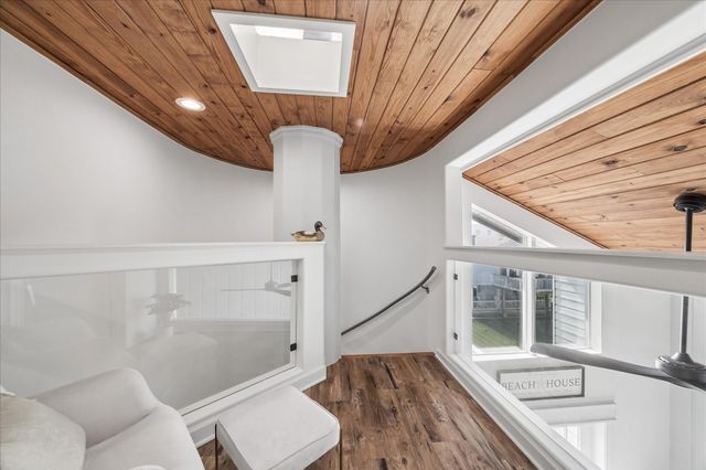 16533 Barbados Way, Jamaica Beach, TX 77554