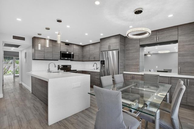 446 Richmond F, Deerfield Beach, FL 33442