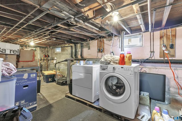 221 Meadows End Road, Milford, CT 06460