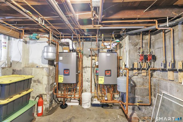 221 Meadows End Road, Milford, CT 06460