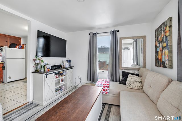 221 Meadows End Road, Milford, CT 06460