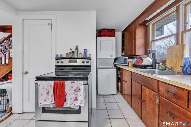 221 Meadows End Road, Milford, CT 06460