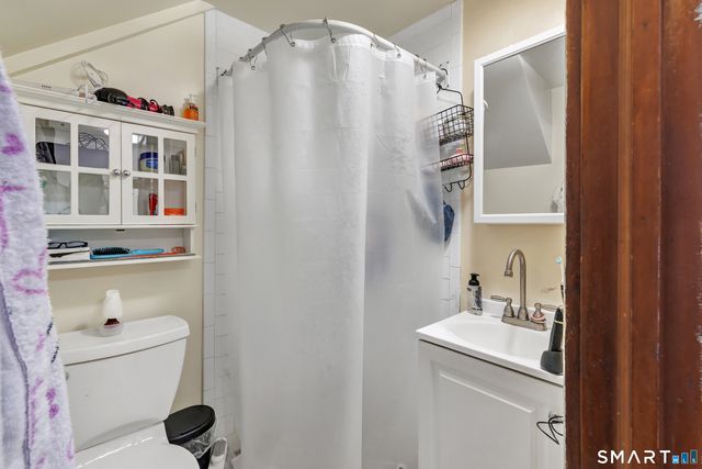 221 Meadows End Road, Milford, CT 06460