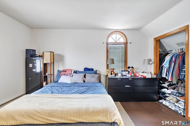 221 Meadows End Road, Milford, CT 06460