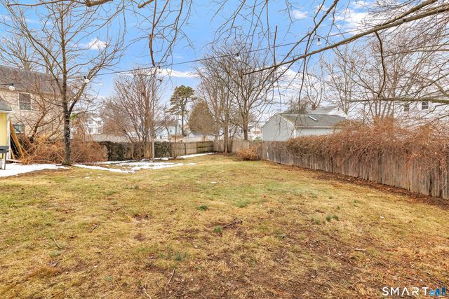 221 Meadows End Road, Milford, CT 06460