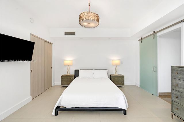 3737 Collins Ave S-703, Miami Beach, FL 33140