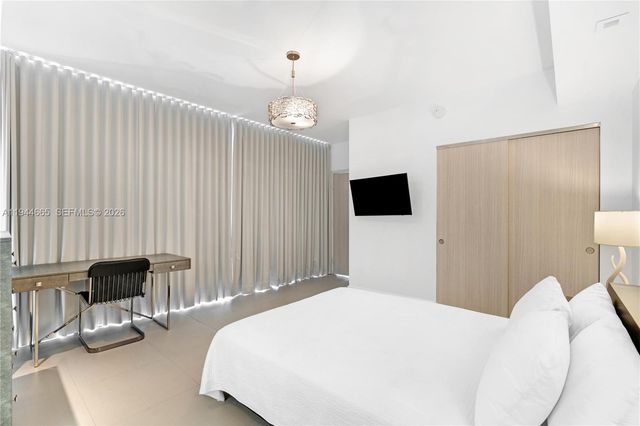 3737 Collins Ave S-703, Miami Beach, FL 33140