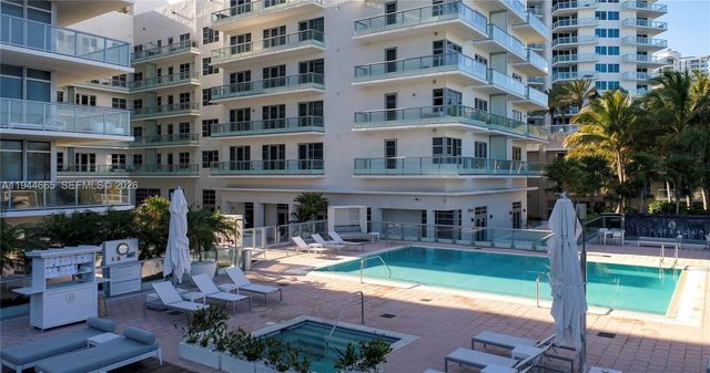 3737 Collins Ave S-703, Miami Beach, FL 33140