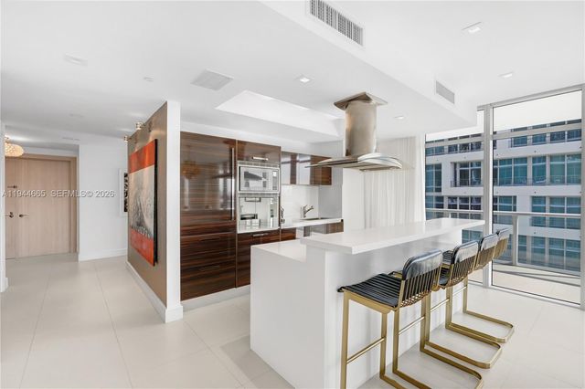 3737 Collins Ave S-703, Miami Beach, FL 33140