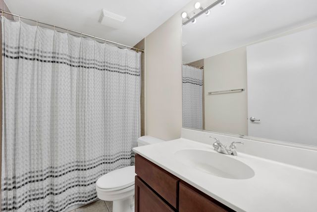 1000 W 15th Street 232, Chicago, IL 60608
