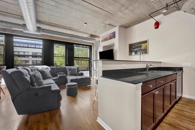 1000 W 15th Street 232, Chicago, IL 60608