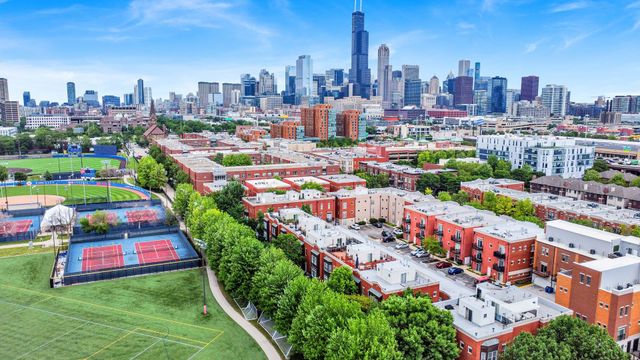 1000 W 15th Street 232, Chicago, IL 60608