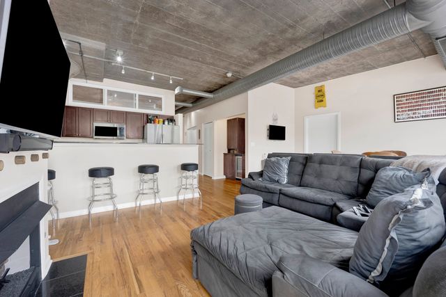 1000 W 15th Street 232, Chicago, IL 60608