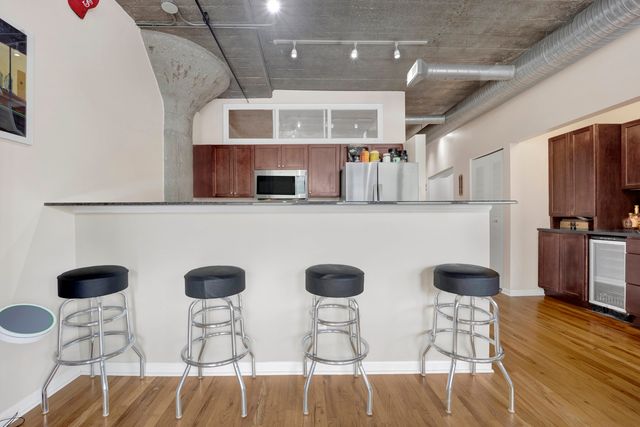 1000 W 15th Street 232, Chicago, IL 60608