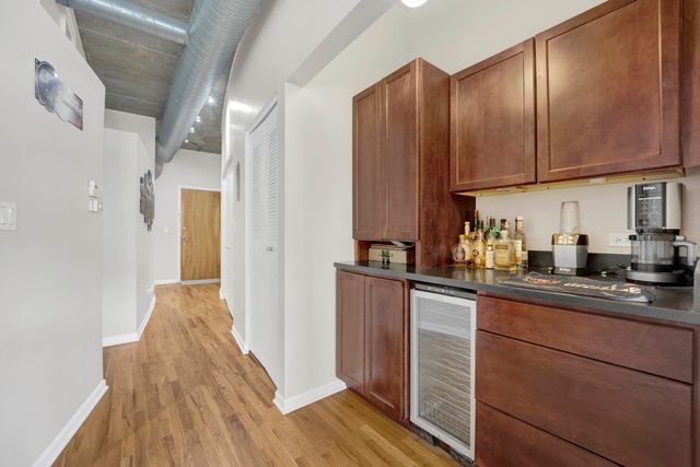 1000 W 15th Street 232, Chicago, IL 60608