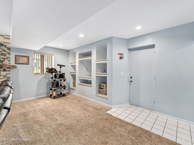 0N170 Sarana Avenue, West Chicago, IL 60185