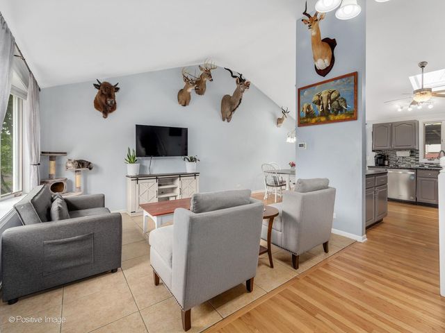 0N170 Sarana Avenue, West Chicago, IL 60185
