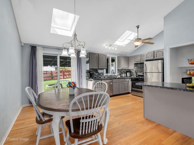 0N170 Sarana Avenue, West Chicago, IL 60185