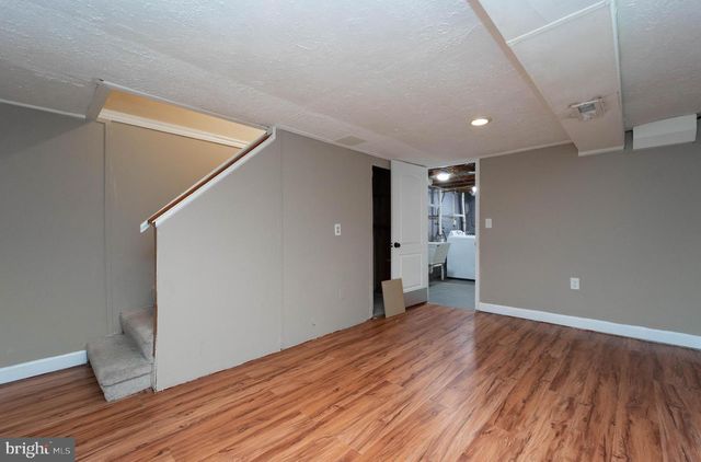 2820 EDGECOMBE CIR S, Baltimore, MD 21215