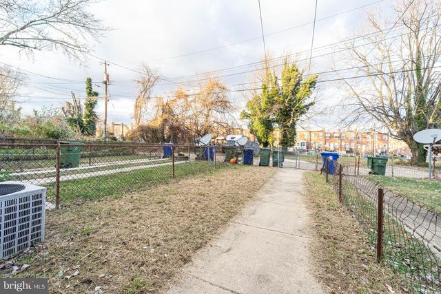 2820 EDGECOMBE CIR S, Baltimore, MD 21215