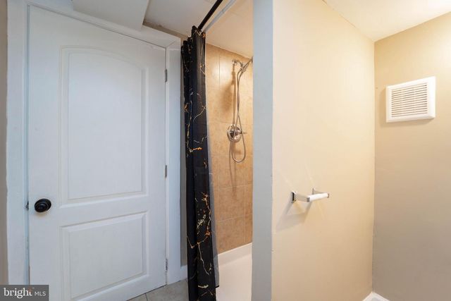 2820 EDGECOMBE CIR S, Baltimore, MD 21215