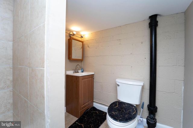 2820 EDGECOMBE CIR S, Baltimore, MD 21215