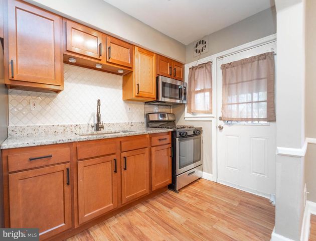 2820 EDGECOMBE CIR S, Baltimore, MD 21215