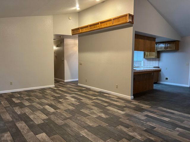 576 S Aronian Street, Tulare, CA 93274