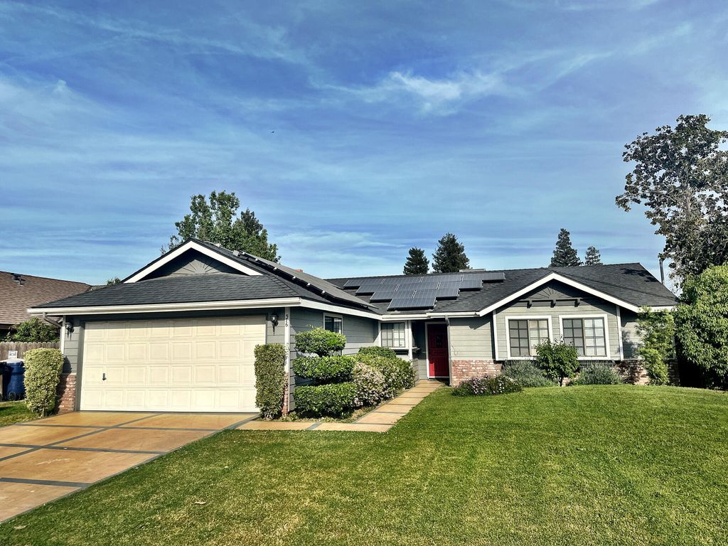 576 S Aronian Street, Tulare, CA 93274