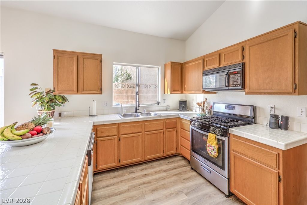 1204 Meridian Bay Drive, Las Vegas, NV 89128 — photo 2