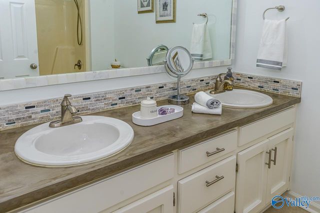 208 South Oxford Circle, Meridianville, AL 35759