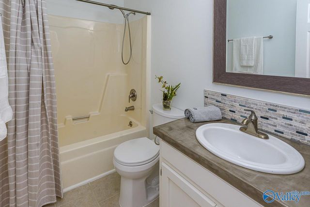 208 South Oxford Circle, Meridianville, AL 35759