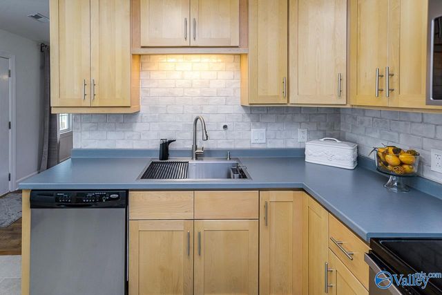 208 South Oxford Circle, Meridianville, AL 35759