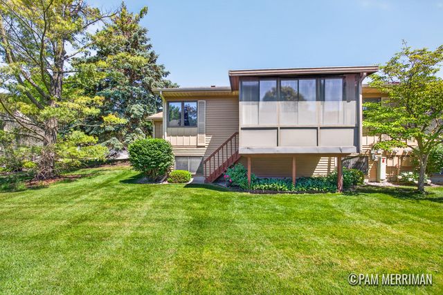6733 Leisure Way Drive SE 32, Caledonia, MI 49316