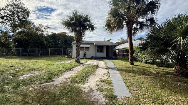 208 NW 8th Avenue, Delray Beach, FL 33444