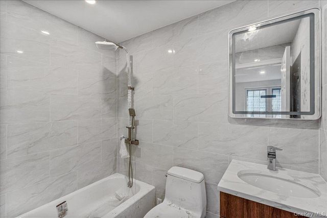 150-17 Hawtree St, Ozone Park, NY 11417